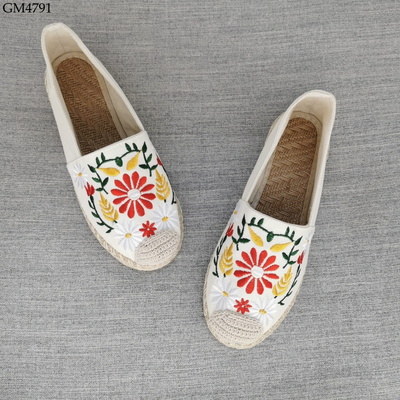 GM4791 GIÀY SLIP ON THÊU HOA