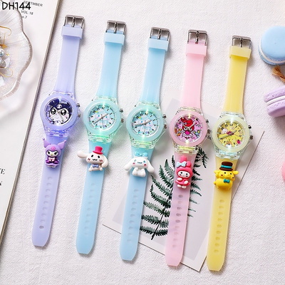 DH144 ĐỒNG HỒ HOẠT HÌNH CÓ ĐÈN CHO BÉ GÁI