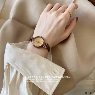 DH147 ĐỒNG HỒ ĐEO NTAY PHONG CÁCH CỔ ĐIỂN CHO NỮ