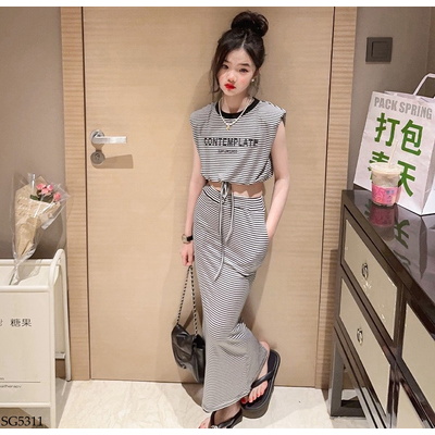 SG5311 SET ÁO CROPTOP VÀ CHÂN VÁY KẺ SỌC BÉ GÁI