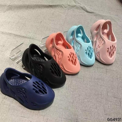 GG4931 GIÀY NHỰA LỖ SIÊU NHẸ CHO BÉ