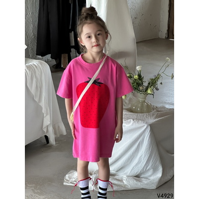 V4929 VÁY SUÔNG HÌNH QUẢ DÂU BÉ GÁI