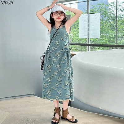 V5225 VÁY JEANS 2 DÂY HÌNH BƯỚM KHOÉT EO CHO BÉ GÁI SZ ĐẠI