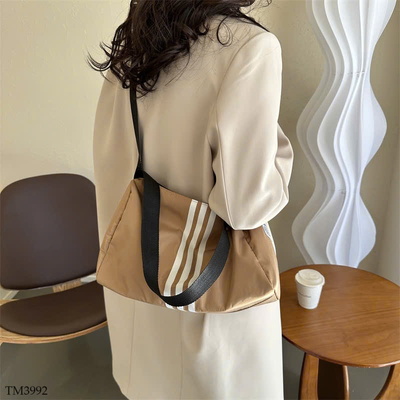 TM3992 TÚI DÙ HỌA TIẾT SỌC CHO NỮ