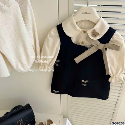 SG8256 - GIÁ MỚI -SET ÁO SƠ MI CỔ SEN DÁN GẤU PHỐI VÁY THẮT NƠ BÉ GÁI