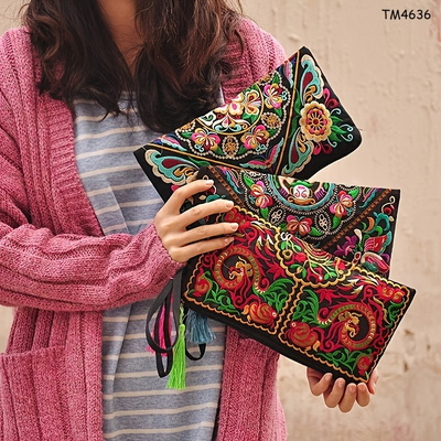 TM4636 VÍ THỔ CẨM CẦM TAY