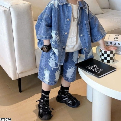 ST5076 BỘ ĐỒ JEAN HỌA TIẾT VẢY SƠN BÉ TRAI