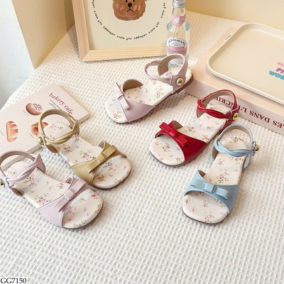 GG7150 SANDAL ĐẾ BẰNG HỌA TIẾT HOA