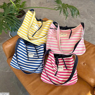 TM5273 TÚI ĐEO CHÉO DENIM THÊU CHỮ