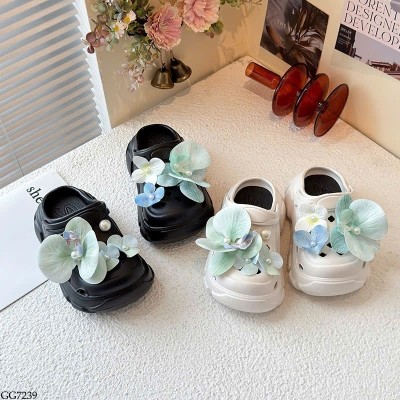 GG7239 DÉP SỤC CROCS GẮN HOA