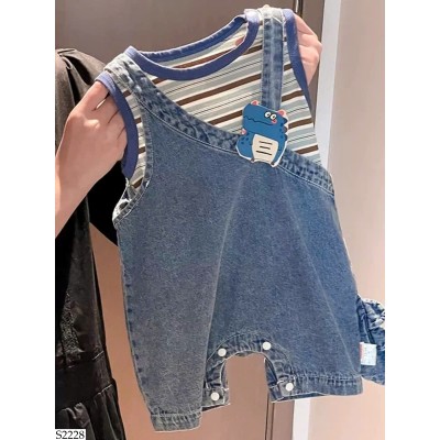 S2228 SET ÁO KẺ MIX YẾM JEAN CHO BÉ