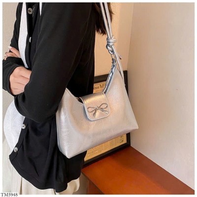 TM5948 TÚI KẸP NÁCH ĐÍNH NƠ