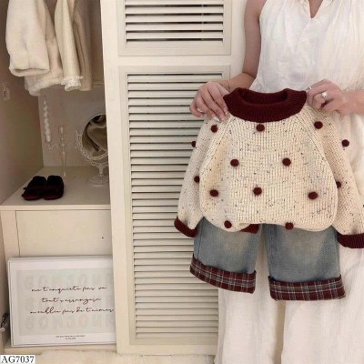 AG7037 ÁO LEN QUẢ BÔNG ĐỎ DỄ THƯƠNG