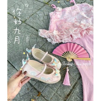 GG7872 GIÀY THÊU HÁN PHỤC + QUẠT CẦM TAY CHO BÉ