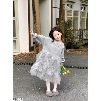 V8307 VÁY NỈ XÁM PHỐI TUA RUA