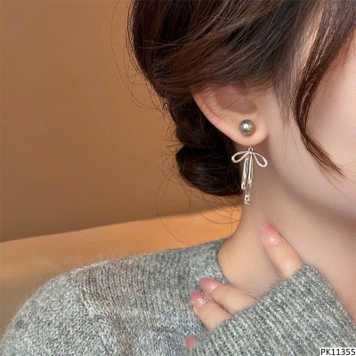 PK11355  KHUYÊN TAI GOLIC NỮ