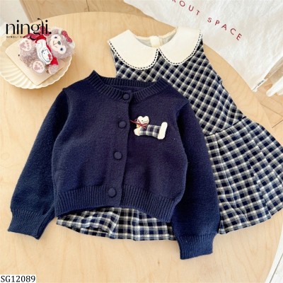 SG12089 SET VÁY KẺ MIX ÁO CARDIGAN NINGLI