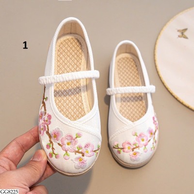 GG8225 GIÀY HÁN PHỤC THÊU HOA BG