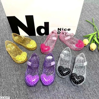 GG8257 GIÀY NHỰA TIM CHO BÉ GÁI