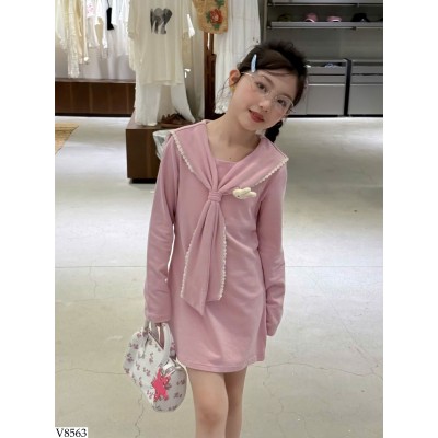 V8563 VÁY HỒNG CỔ GIẢ KHĂN