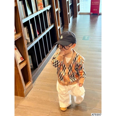 AT9397 ÁO LEN CARDIGAN KẺ CHO BÉ