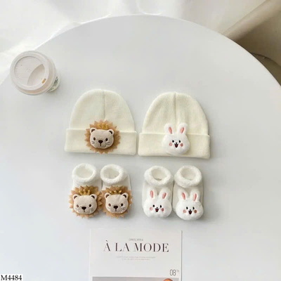 M4484 SET MŨ TẤT CHO BÉ