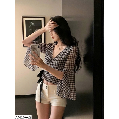 AM15662 ÁO CỔ V KẺ CARO W.G.W.E