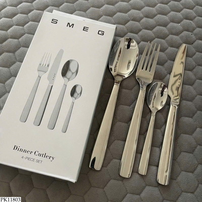 PK11803 BỘ DỤNG CỤ ĂN UỐNG 4 MÓN SMEG 