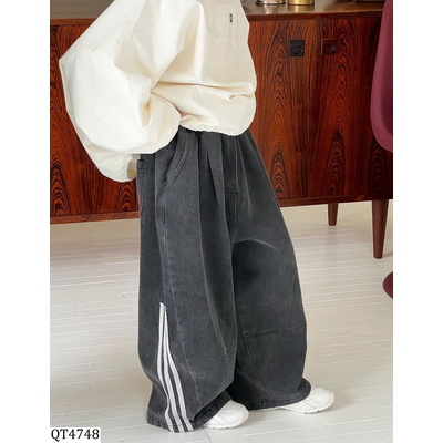 QT4748 QUẦN JEAN SUÔNG PHỐI KẺ SỌC