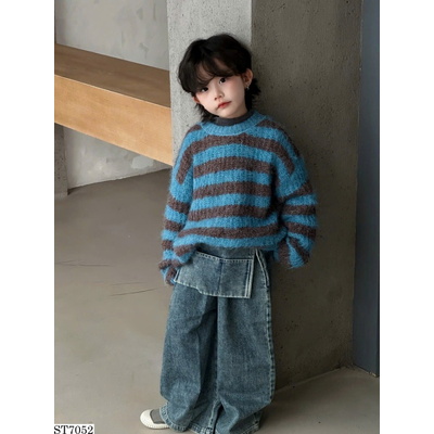 ST7052 SET ÁO LEN KẺ NGANG PHỐI QUẦN JEANS CÓ VẠT