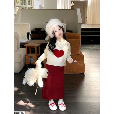 SG0607 SET ÁO LEN TRÁI TIM PHỐI CHÂN VÁY MIDI ĐỎ