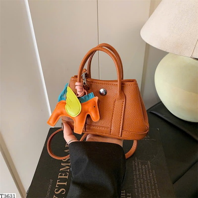 T3631 TÚI XÁCH DA MK CON NGỰA BG