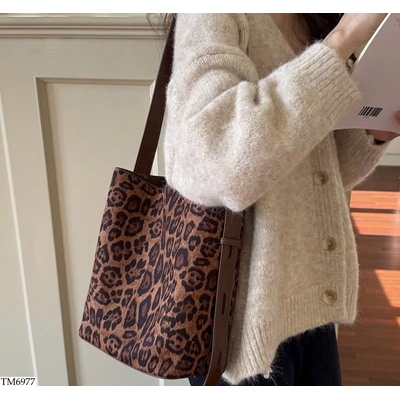 TM6977 TÚI TOTE DA LỘN