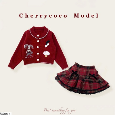 SG0800 SET ÁO LEN HỌA TIẾT  PHỐI CHÂN VÁY KẺ CARO CHERRY COCO