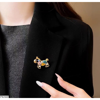 PK0440 TRÂM NGỰA CÀI ÁO 