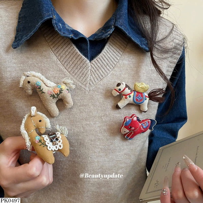 PK0497 GHIM CÀI ÁO CON NGỰA