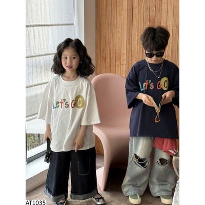 AT1035 ÁO THUN CỘC TAY HỌA TIẾT LET'S GO CHO BÉ