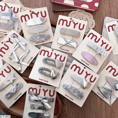 KT1892 BST CẶP TÓC CHO BÉ