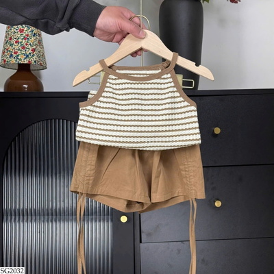 SG2032 SET ÁO KẺ CỔ YẾM MIX QUẦN SHORT BG
