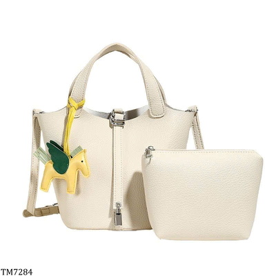 TM7284 TÚI KÈM CHARM NGỰA