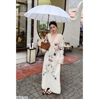 VM3792 VÁY DÀI CỔ V HỌA TIẾT HÃNG KASLEAD