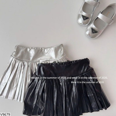 V9679 VÁY XẾP LY DA BÓNG CHO BÉ