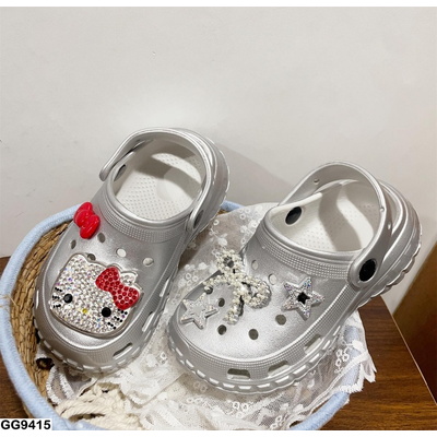GG9415 CROCS BẠC CHARM KITTY