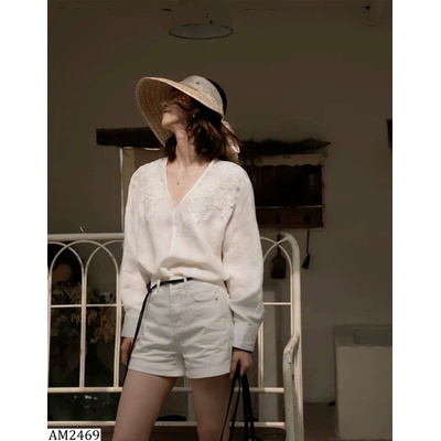 AM2469 ÁO SƠ MI THÊU CỔ V