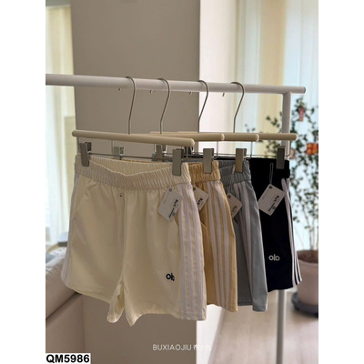 QM5986 QUẦN SHORT NỮ 3 SỌC