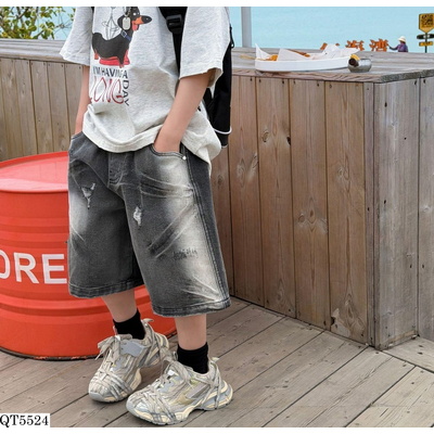 QT5524 QUẦN SHORT JEAN ĐEN BẠC MÀU FANSHU