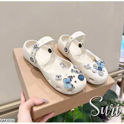 GM1016 DÉP CROCS GẮN CHARM HOA XANH