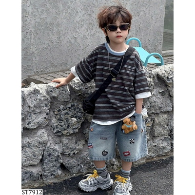 ST7912 SET ÁO KẺ XÁM MIX SHORT IN HÌNH