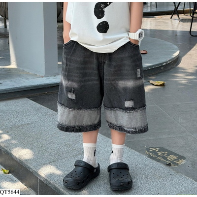 QT5644 QUẦN SHORT JEANS ĐEN VÁ GỐI FANSHU