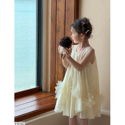 V0102 VÁY SÁT NÁCH GẮN HOA 3D